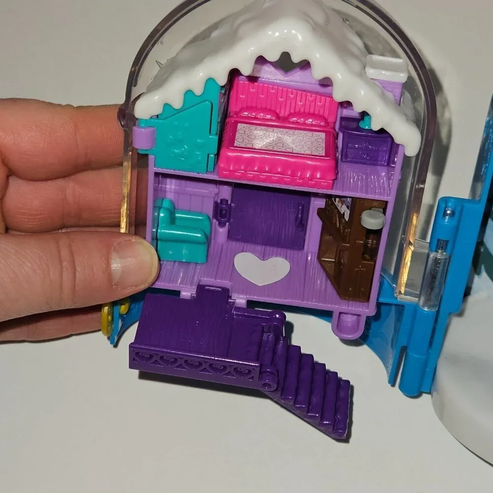 Polly Pocket Snowball Surprise Compact Cabin Dolls Sled Board Mattel 2017 READ
